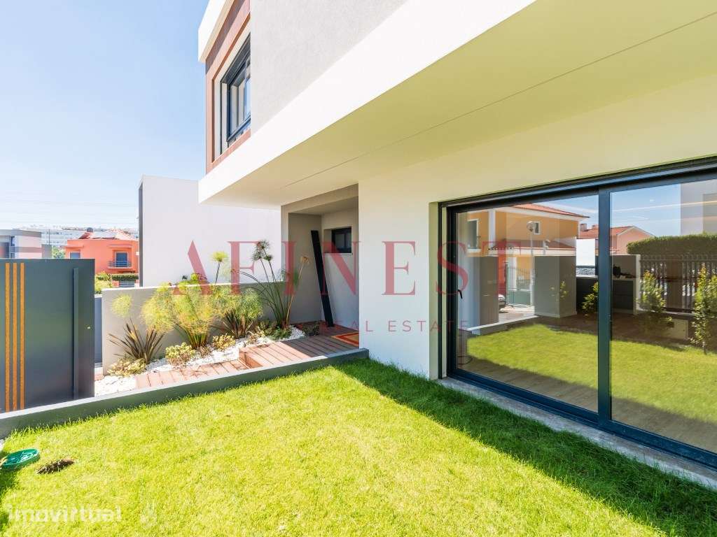 MORADIA T4+1 NO ARNEIRO - CARCAVELOS - PRONTA A HABITAR! - Grande imagem: 4/60
