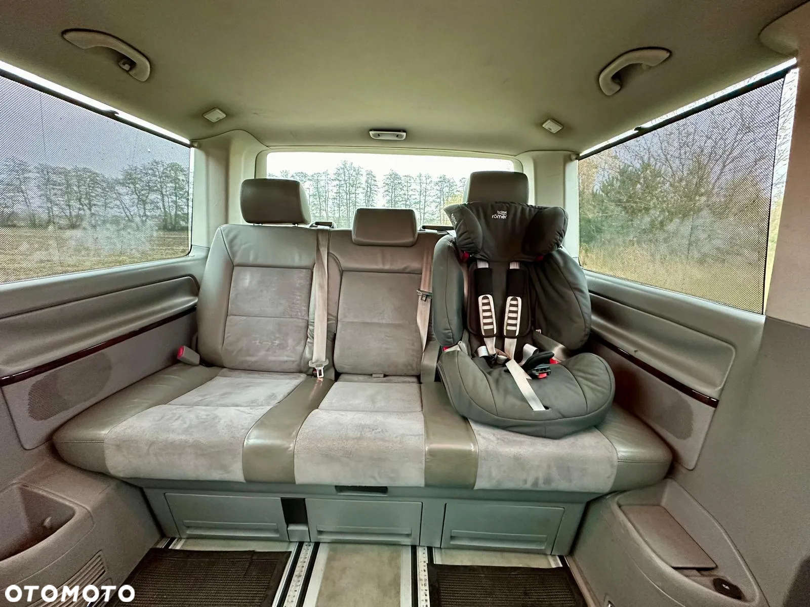 Volkswagen Multivan - 14