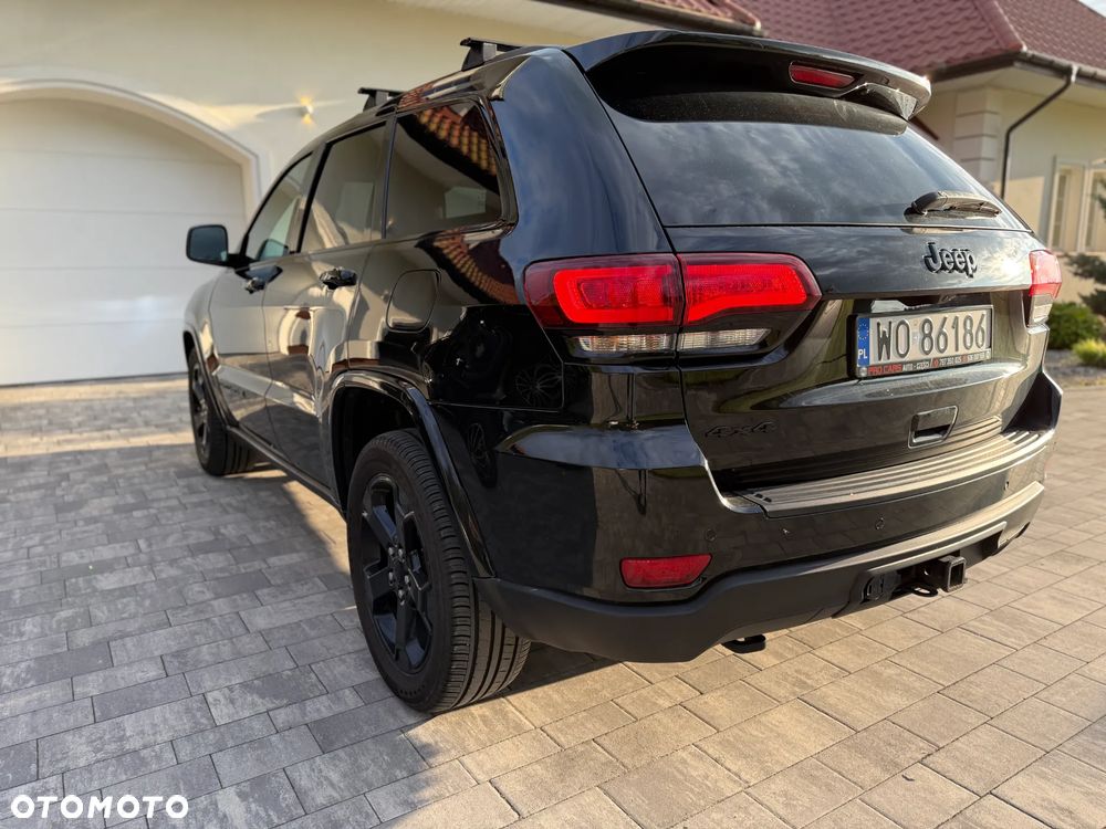 Jeep Grand Cherokee - 17