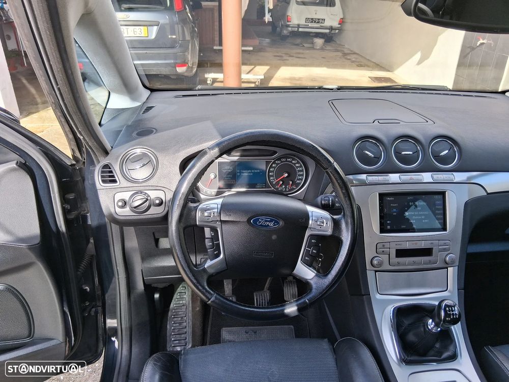 Ford S-Max 2.0 TDCi Titanium 7L - 26