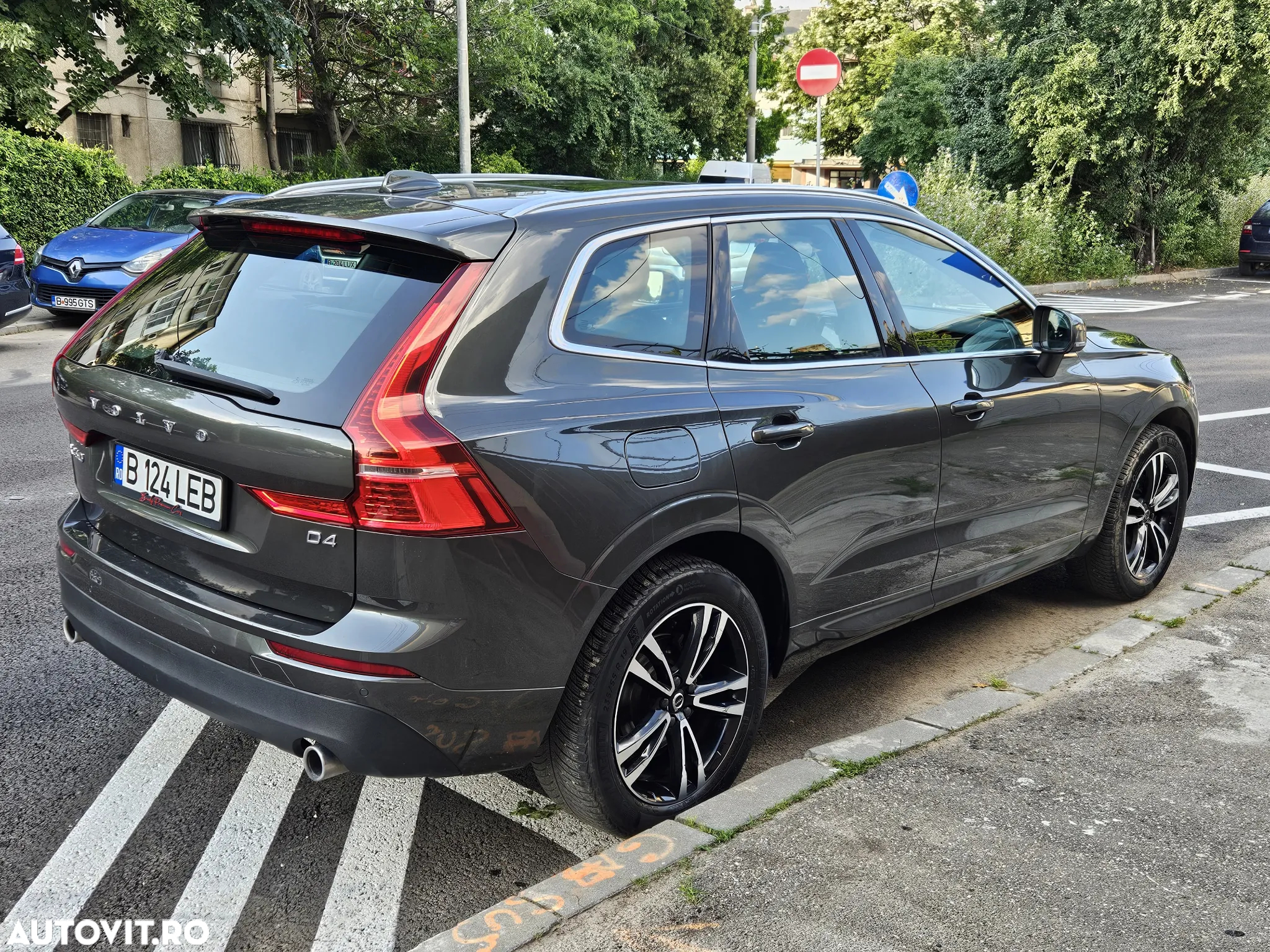 Volvo XC 60 D4 Momentum Pro - 5
