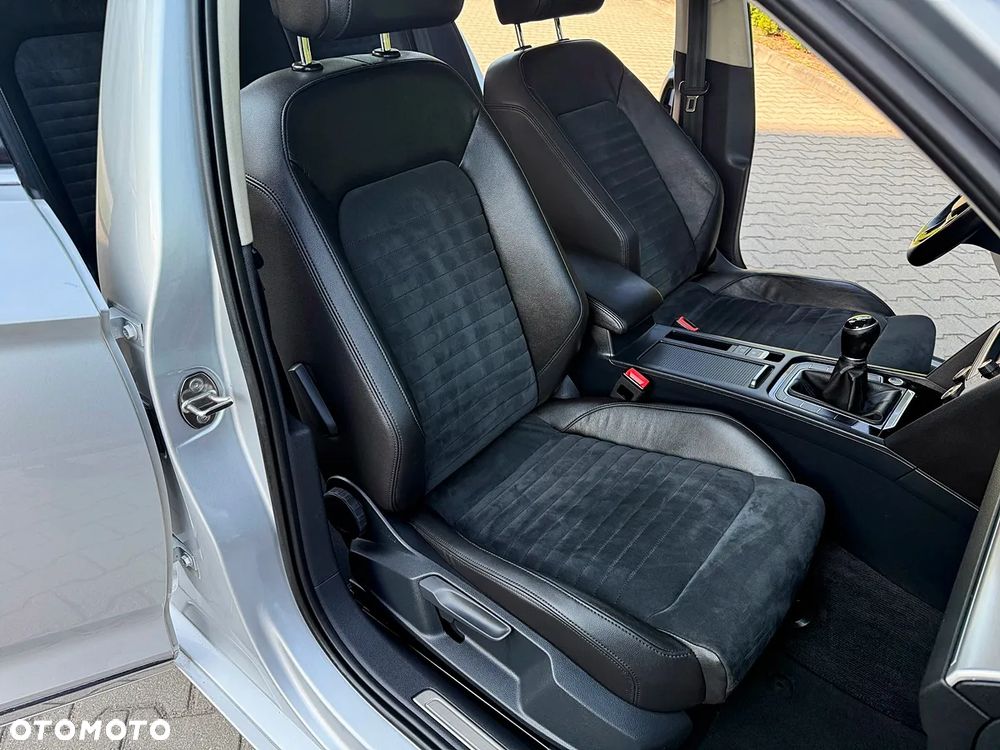Volkswagen Passat Variant 2.0 TDI (BlueMotion Technology) Highline - 34