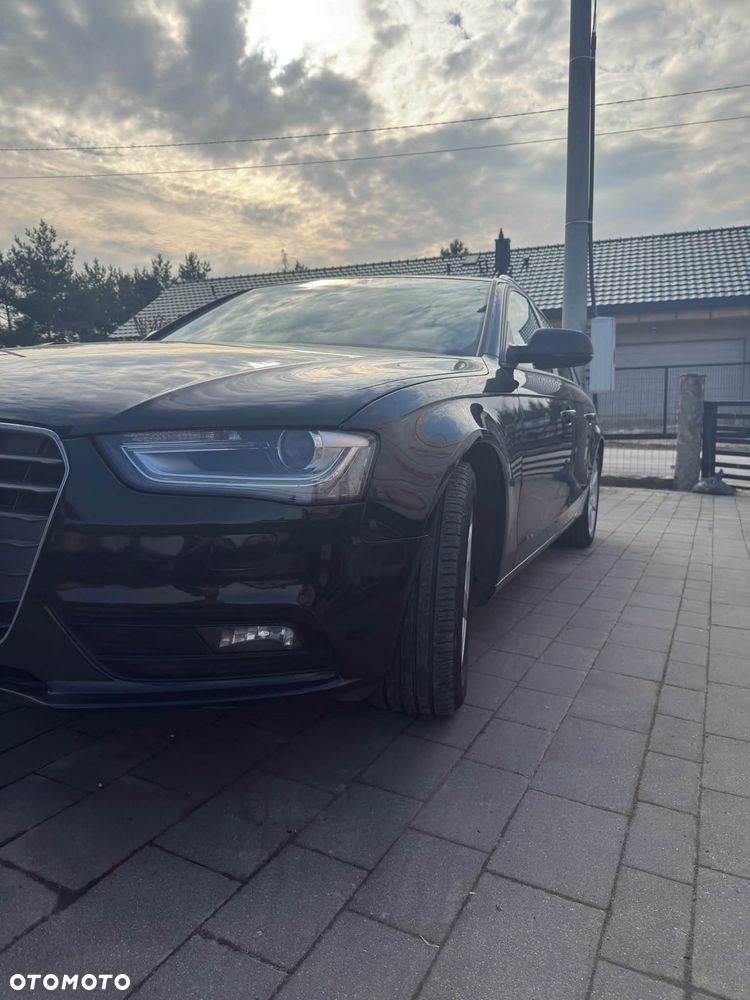 Audi A4 Avant 2.0 TDI ultra - 4