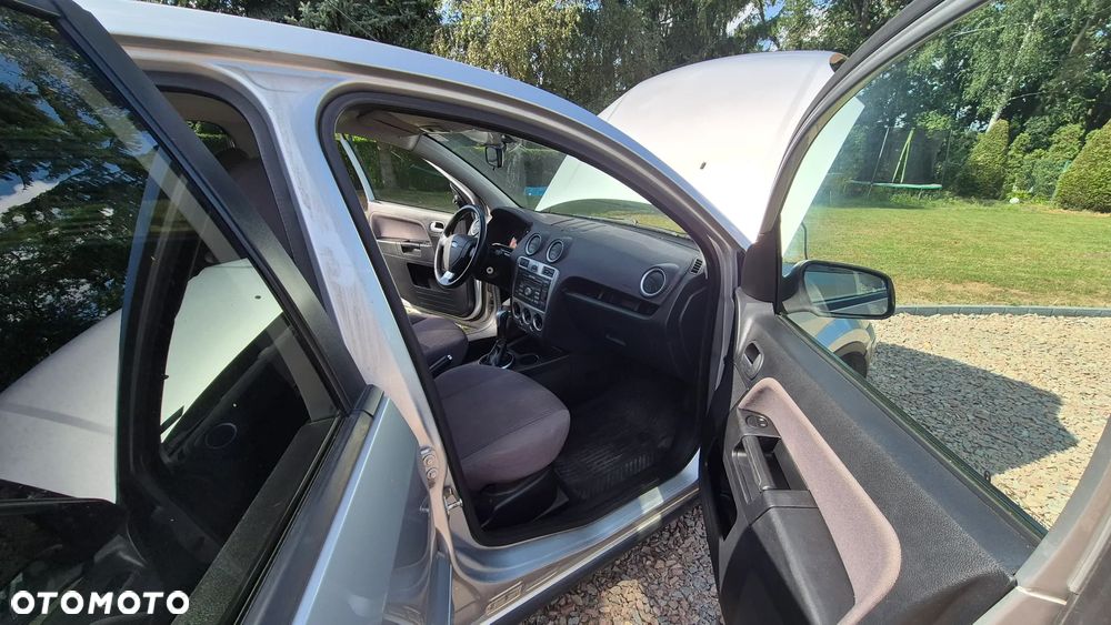 Ford Fusion 1.4 Ambiente - 19