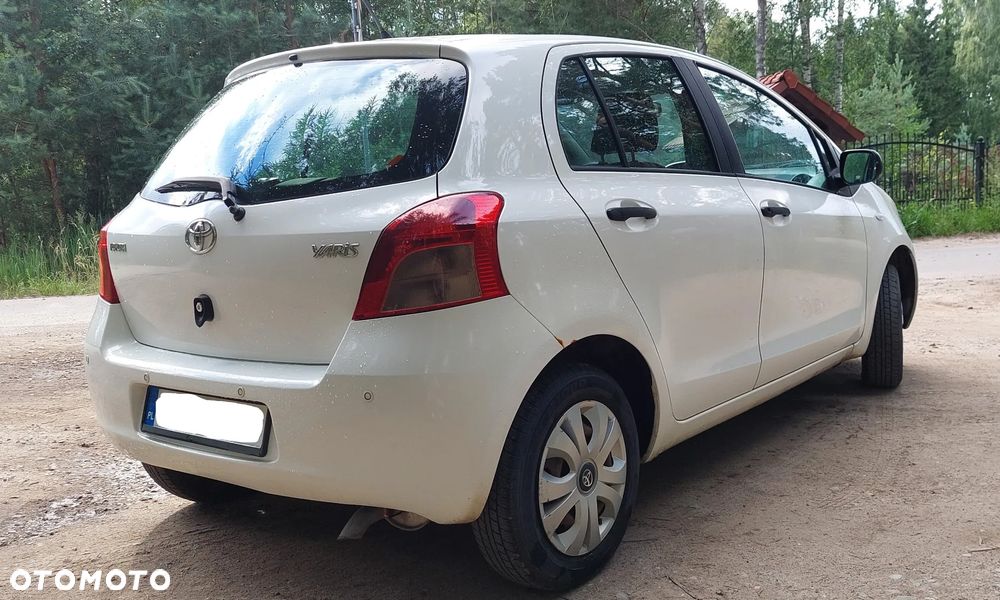 Toyota Yaris 1.0 Terra A/C - 4