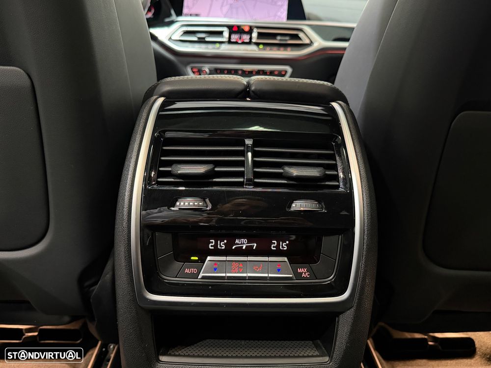 BMW X7 40 d xDrive Pack M - 33