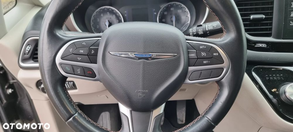 Chrysler Pacifica - 34