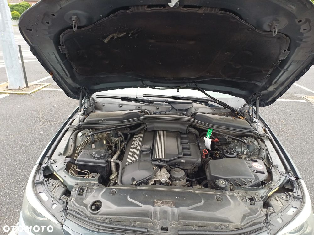 BMW Seria 5 520i - 24