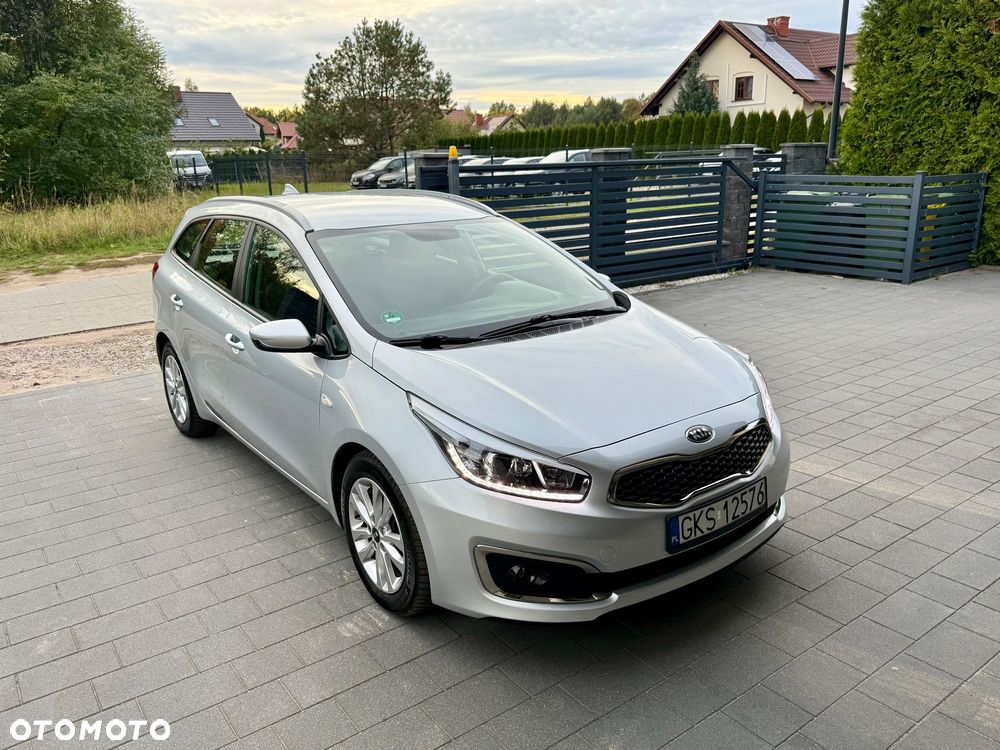 Kia Ceed 1.6 GDI ISG Vision - 30