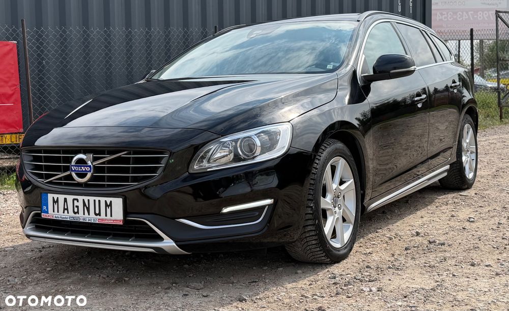 Volvo V60 D4 Drive-E Momentum - 1