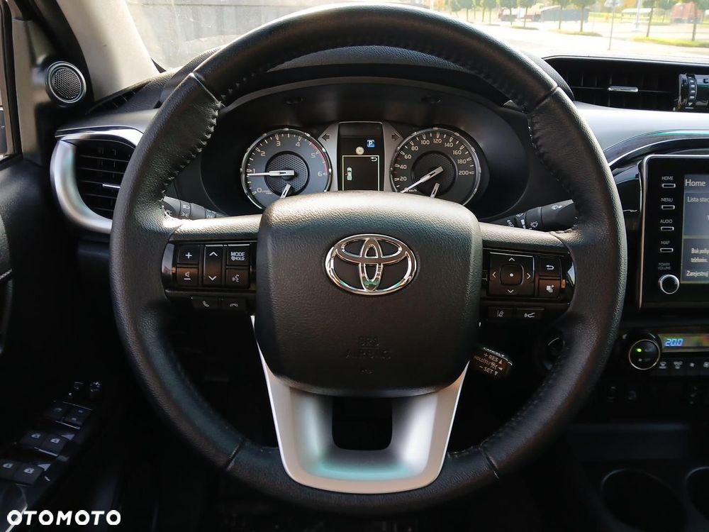 Toyota Hilux 2.8 D-4D Double Cab SR5 4x4 - 23