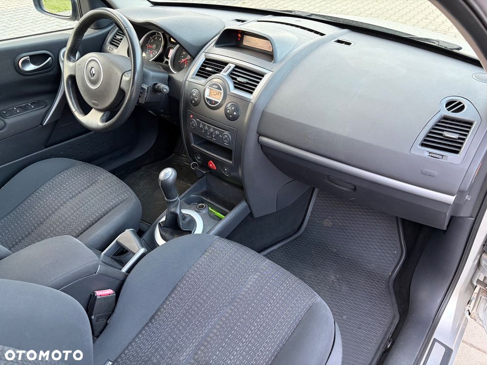 Renault Megane 1.6 16V Authentique - 9