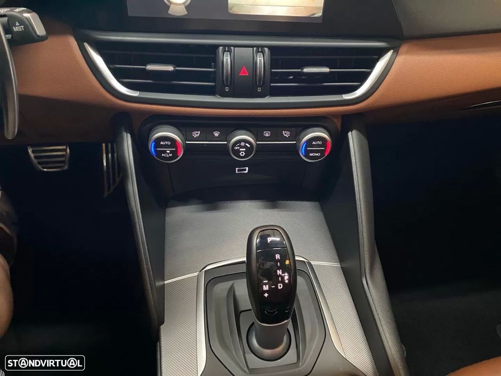 Alfa Romeo Giulia 2.2 D Super AT8 - 15