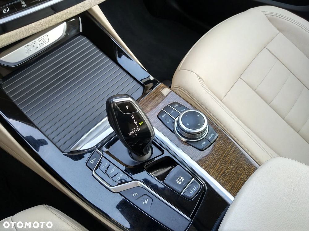 BMW X3 xDrive20d Luxury Line - 21