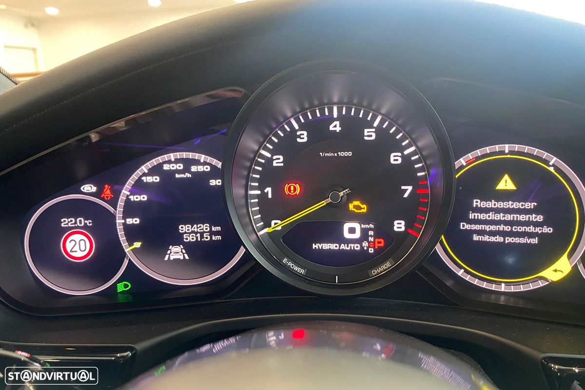 Porsche Panamera Sport Turismo 4 E-Hybrid - 17