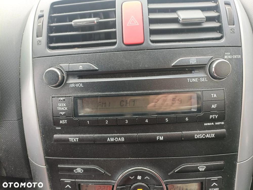 TOYOTA AURIS I 06-12 LIFT 2010 r. 5D radioodtwarzacz radioodbiornik radio  * - 1