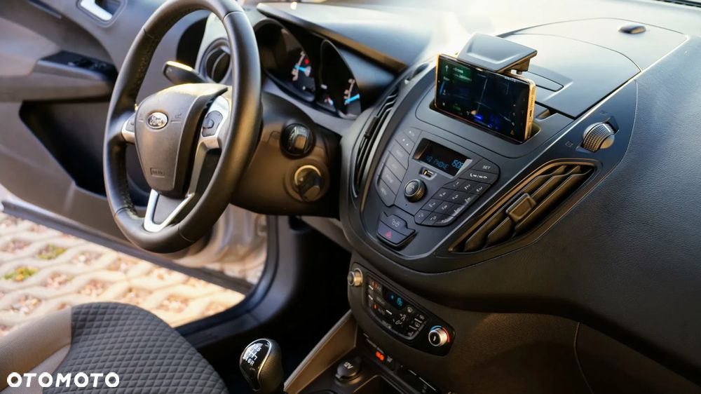 Ford Tourneo Courier 1.0 EcoBoost Trend - 22