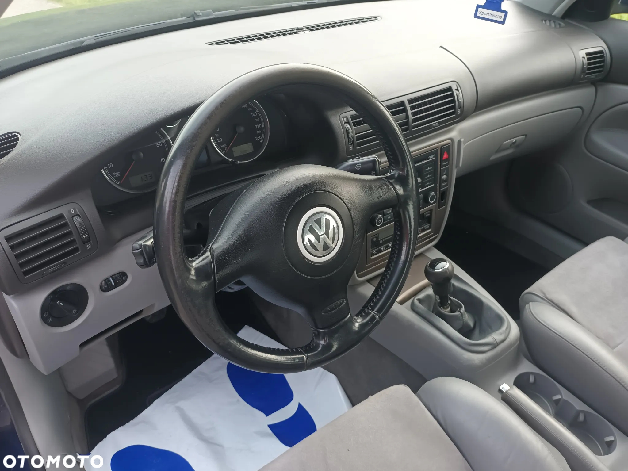 Volkswagen Passat - 23