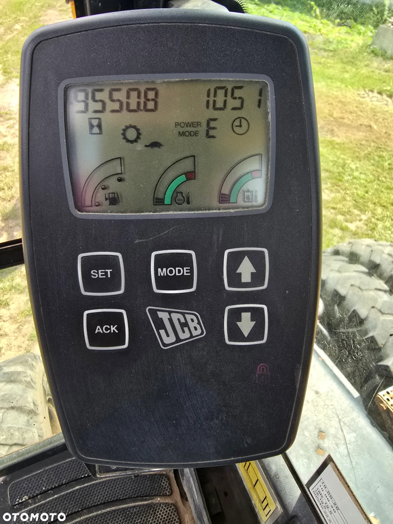 JCB - 4