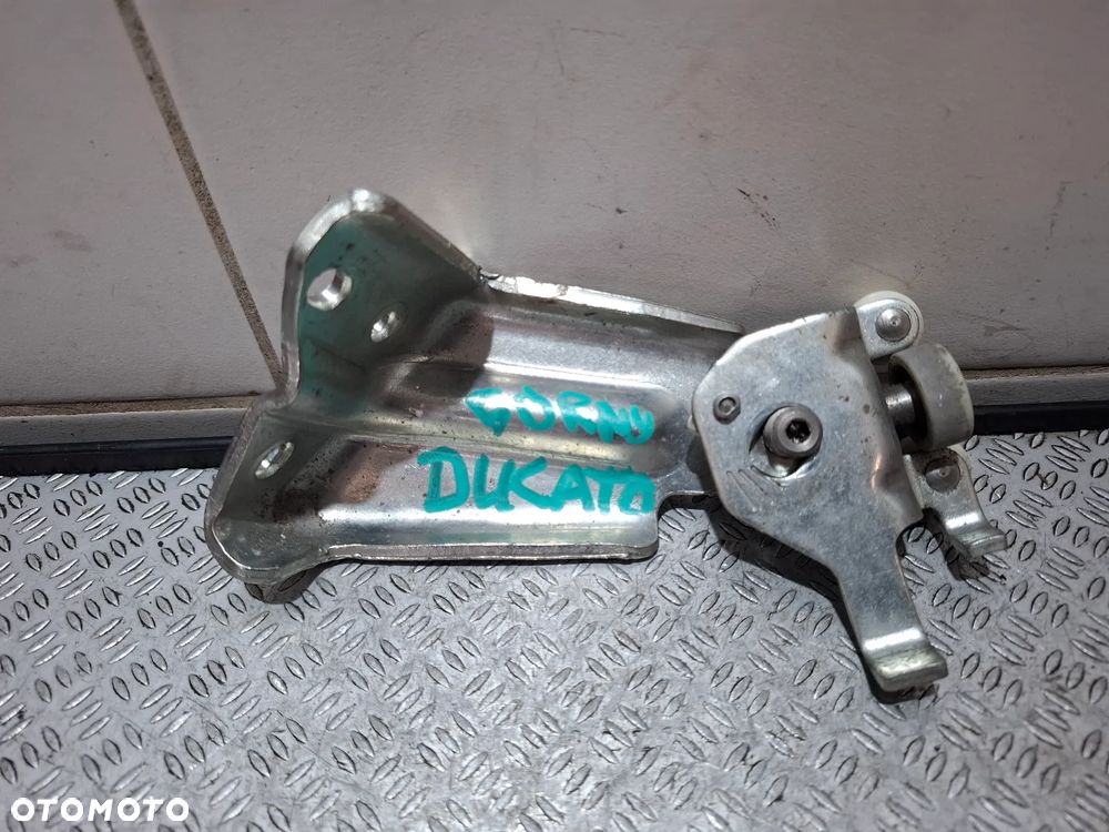 Rolka górna drzwi przesuwnych prawych Fiat Ducato III Rok 2015 - 2