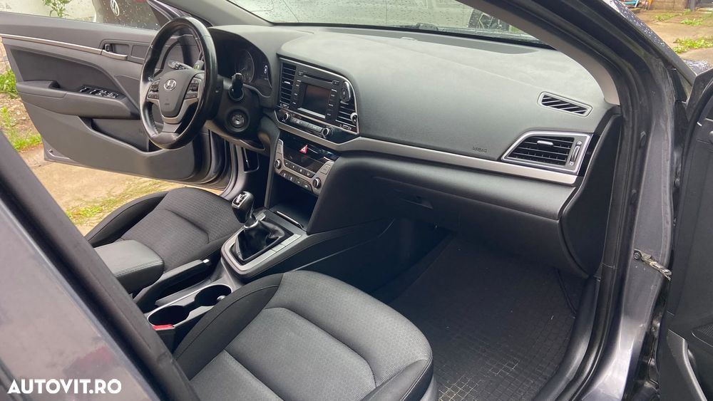 Hyundai Elantra 1.6 MPi Highway - 11