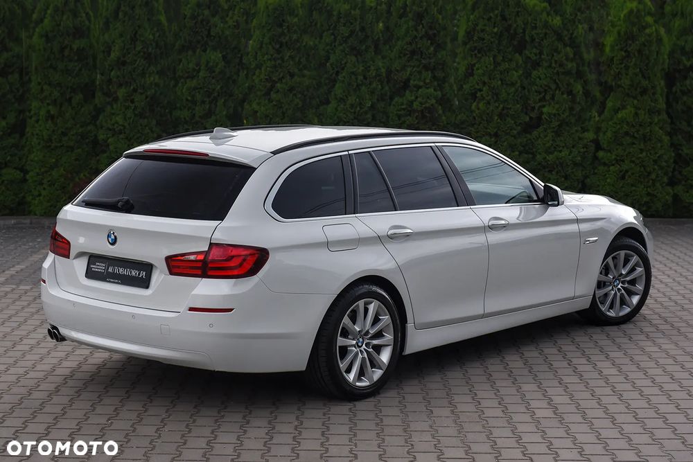 BMW Seria 5 525d xDrive Sport-Aut - 9