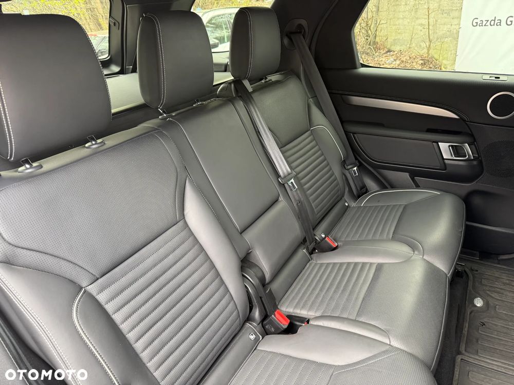 Land Rover Discovery P300 R-Dynamic HSE - 16