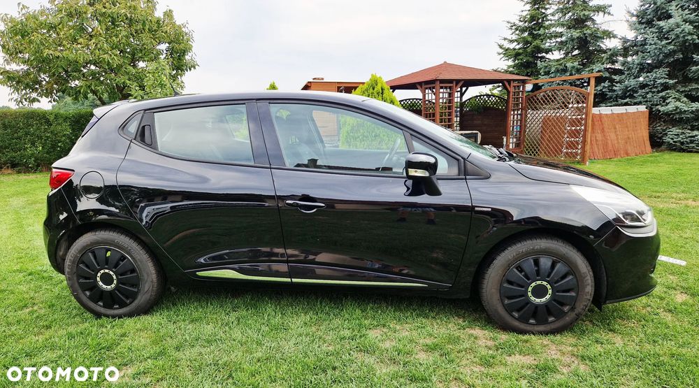 Renault Clio 1.2 16V 75 Limited - 17