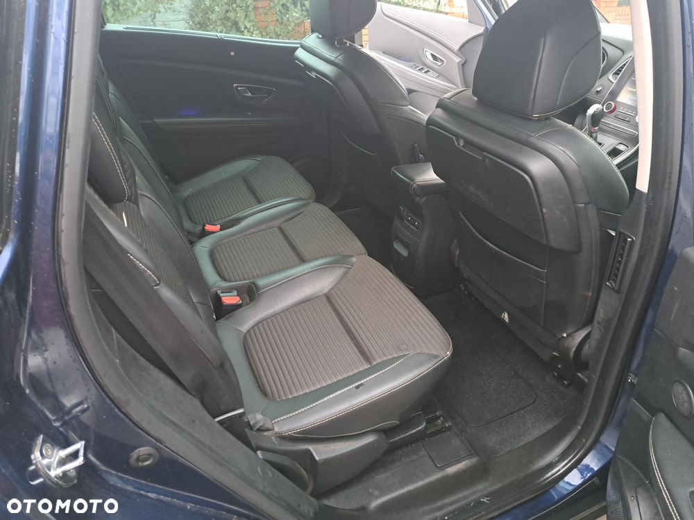 Renault Grand Scenic - 12