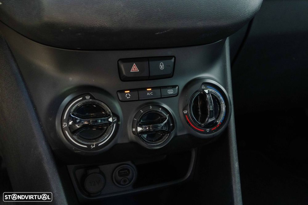 Peugeot 208 1.2 PureTech Active - 25