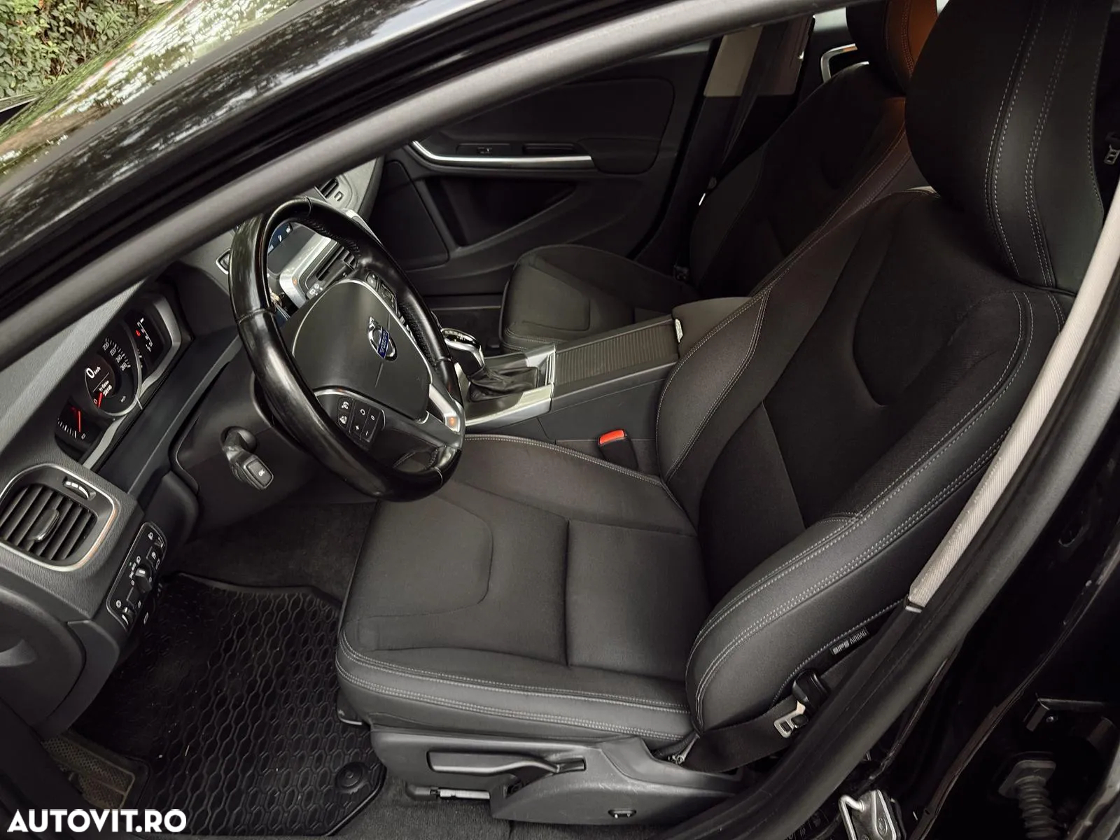 Volvo V60 D2 ECO Start-Stop Momentum - 29