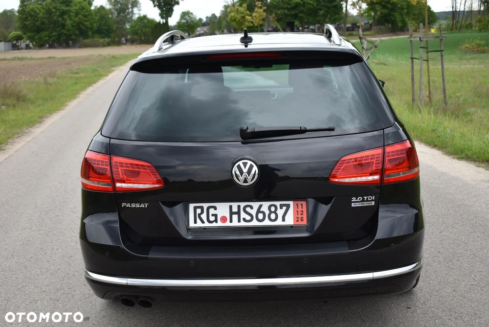 Volkswagen Passat 2.0 TDI BlueMotion Technology R-Line - 13