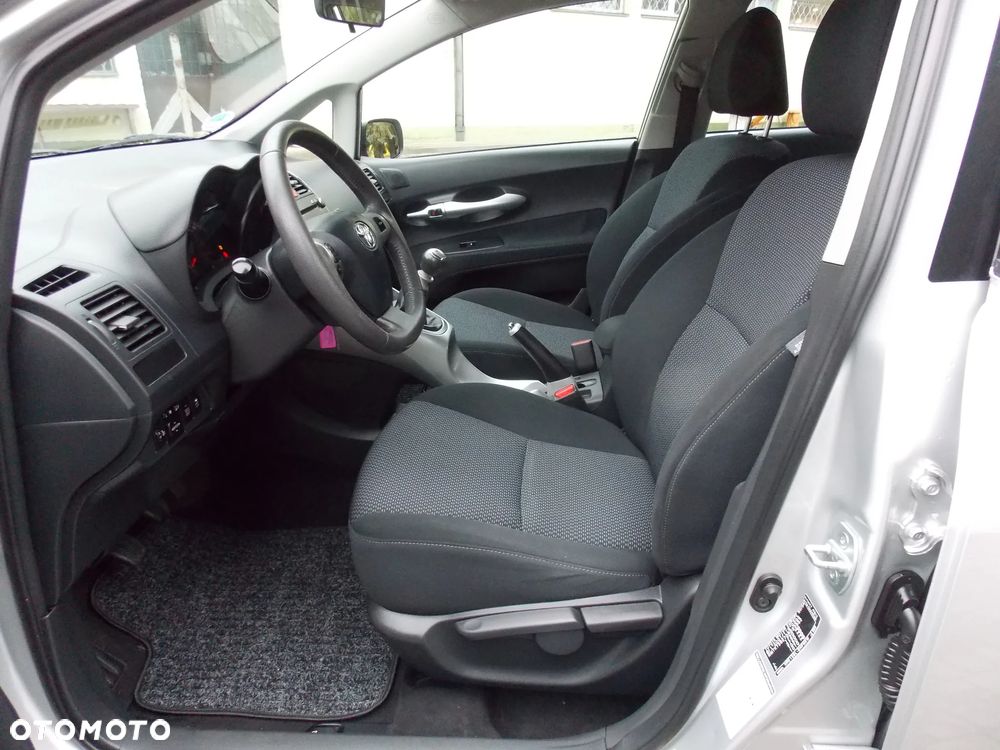 Toyota Auris 1.33 Dual-VVT-i Comfort - 21