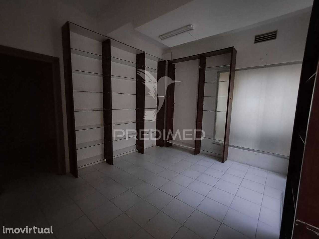 Loja Comercial na Cova da Piedade - Grande imagem: 3/9