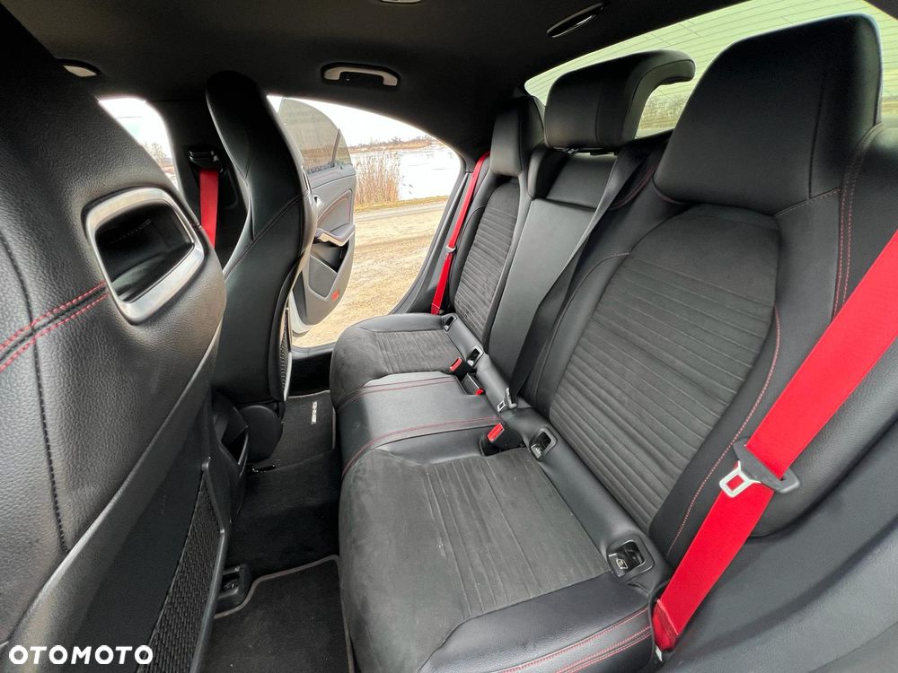 Mercedes-Benz CLA - 12