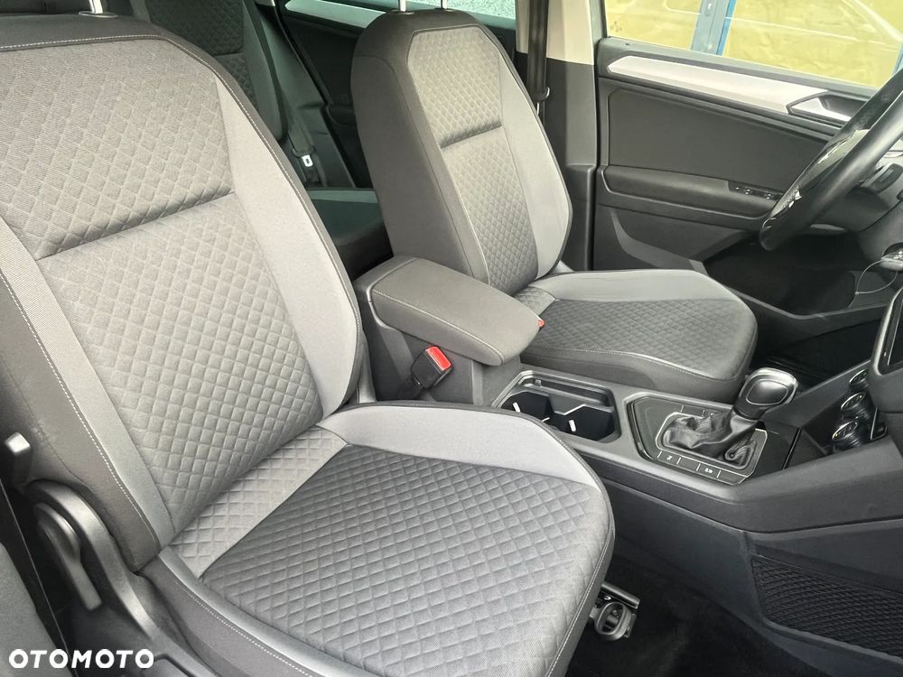 Volkswagen Tiguan - 19