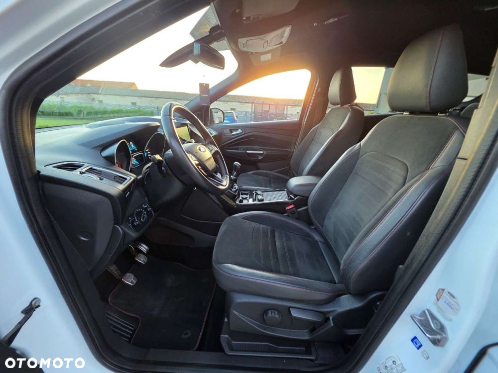 Ford Kuga - 10