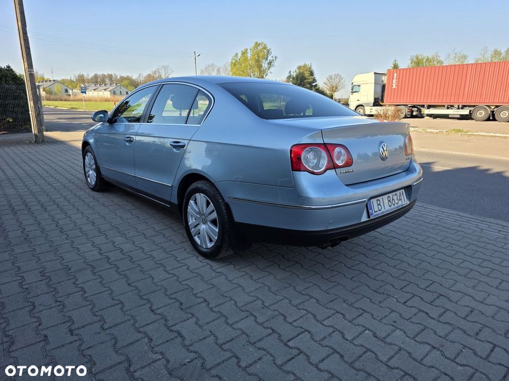 Volkswagen Passat 2.0 TDI DPF Highline - 5