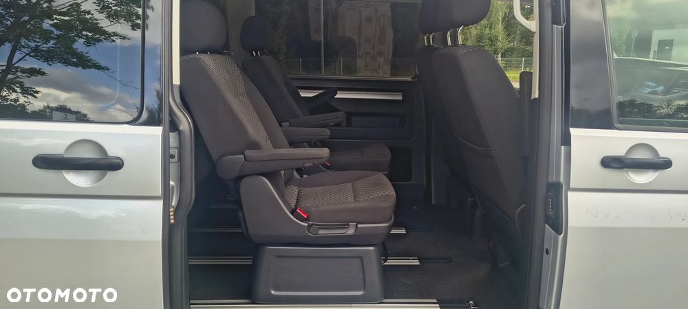 Volkswagen Multivan - 15