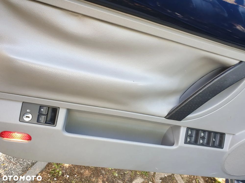 Volkswagen New Beetle - 21