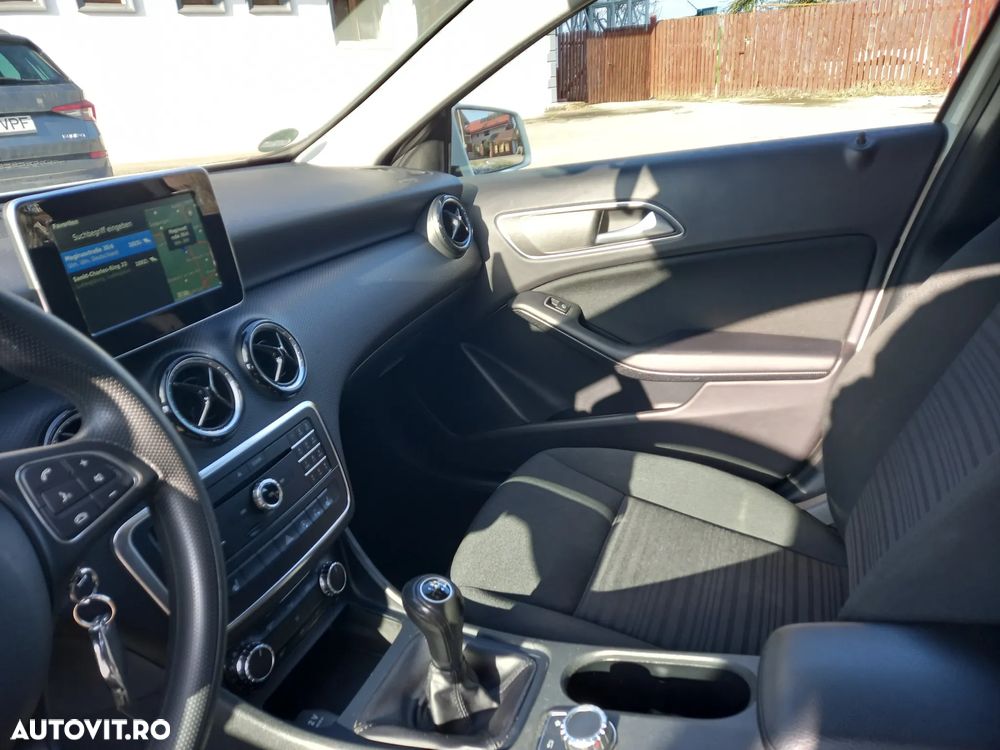 Mercedes-Benz A 180 CDI (BlueEFFICIENCY) - 12