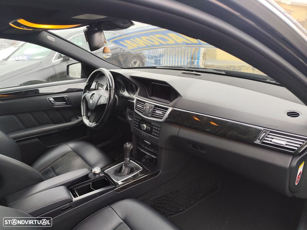 Mercedes-Benz E 250 CDi Avantgarde BlueEfficiency - 25