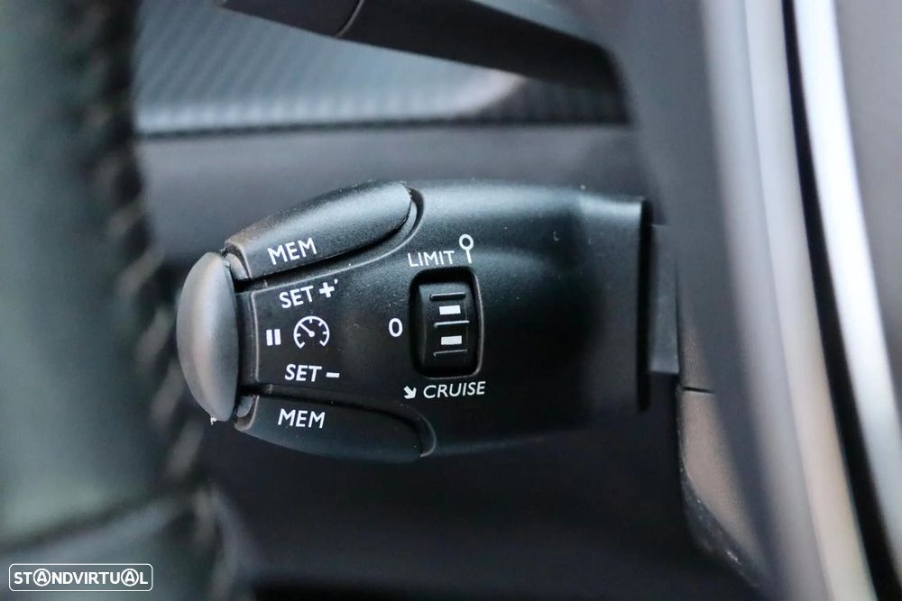 Peugeot e-2008 50 kWh Allure Pack - 22