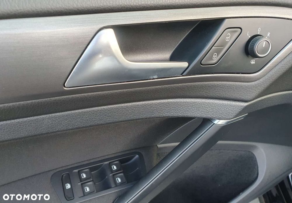 Volkswagen Golf - 20