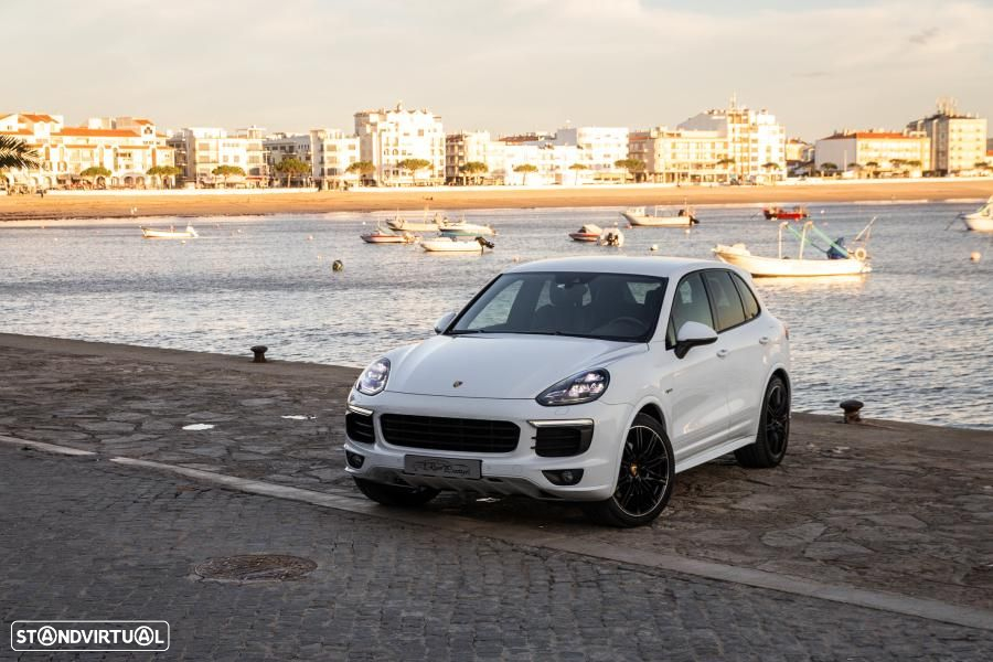 Porsche Cayenne S E-Hybrid - 24