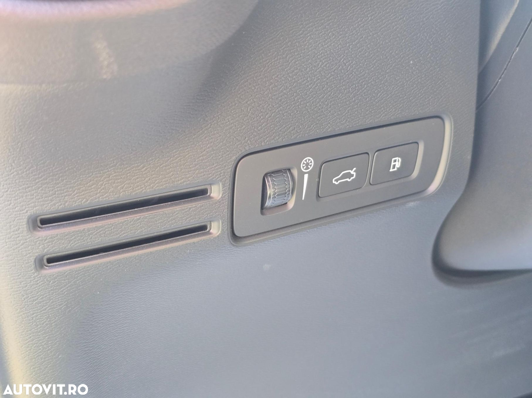 Volvo XC 40 Recharge T5 Twin Engine AT7 Inscription Expression - 10