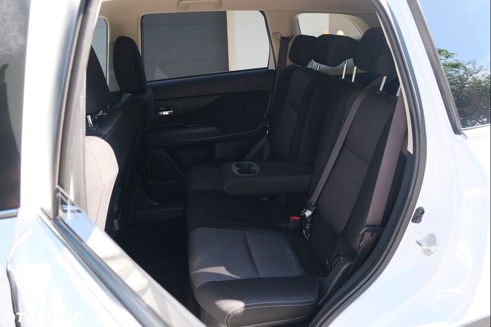 Mitsubishi Outlander - 30