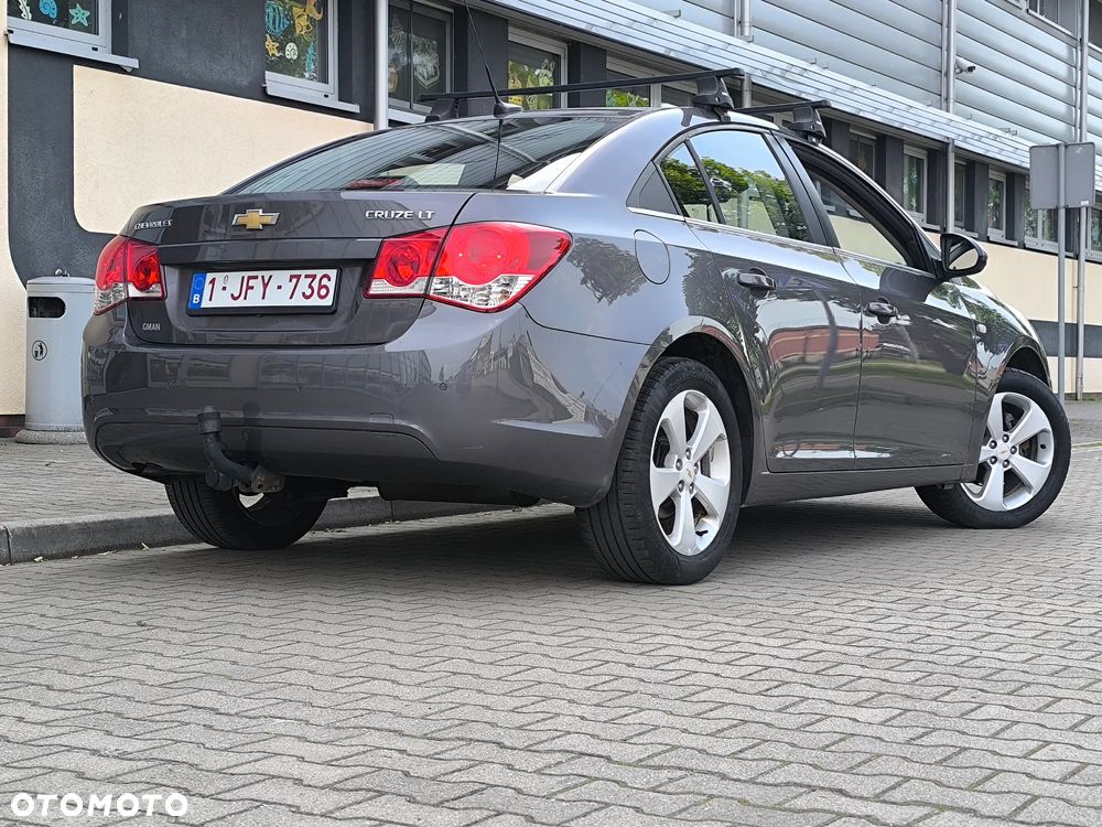 Chevrolet Cruze 1.8 LS - 3