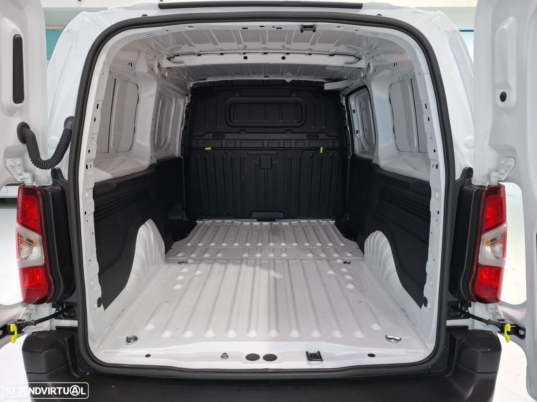 Peugeot Partner Partner Longa 1.5 BlueHDi 100cv S&S CVM6 - 7