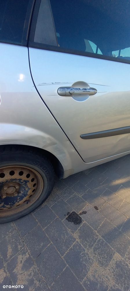 Renault Scenic 2.0 16V Luxe Dynamique - 3